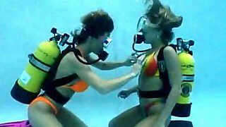Sex Underwater 2 Bi-Girls And Man