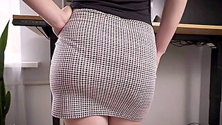 Milf Assistant In Tight Skirt Teases Her Visible Panty Line