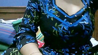 Tamil Aunty On Cam With Immense Melons