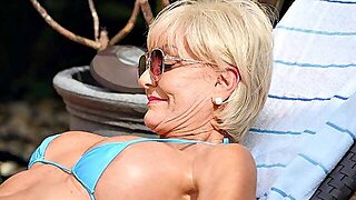 video porno gay - Gilf Crashes Pool Party